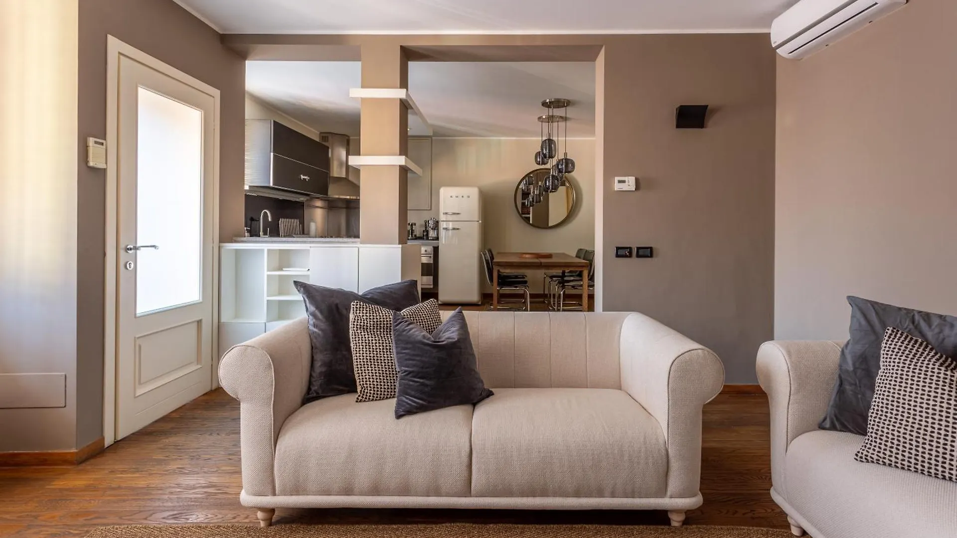 Suite Alzaia By Icasamia It ميلان